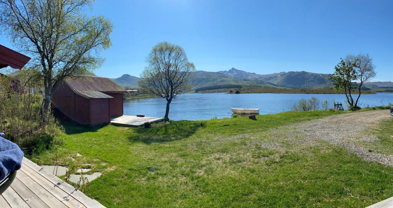 Waterfront Mountain View Lofoten Holiday home Liland (Lofoten)