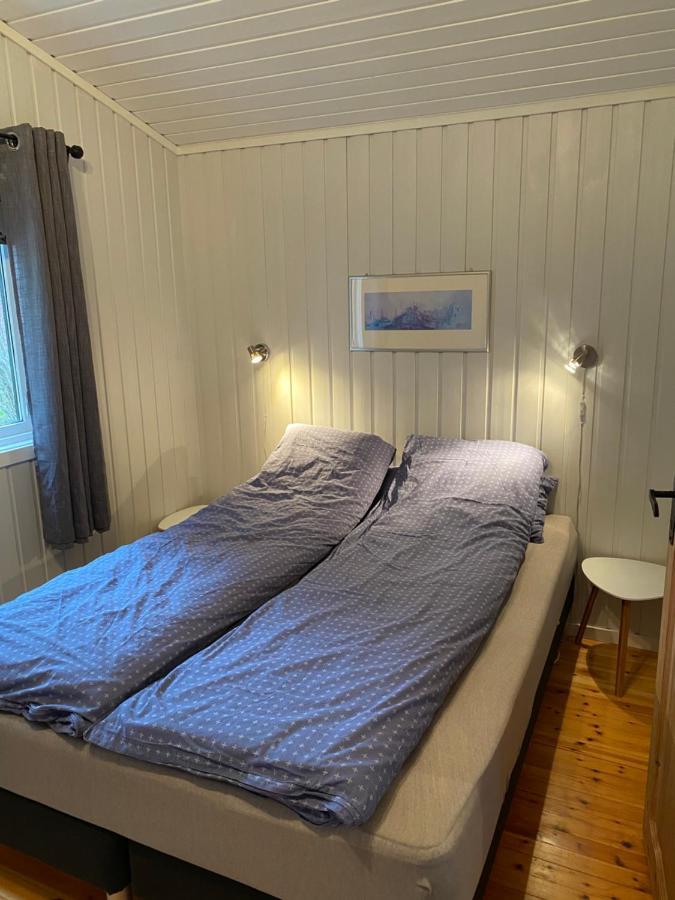 Holiday home Waterfront Mountain View Lofoten *